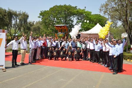 CASE India delivers 10,000th Vibratory Compactor for the Indian Market